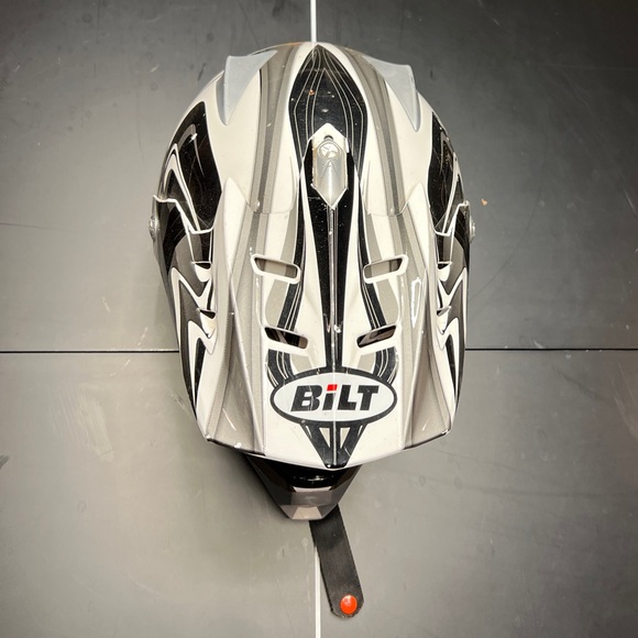 BiLT motorcycle helmet - Picture 4 of 8